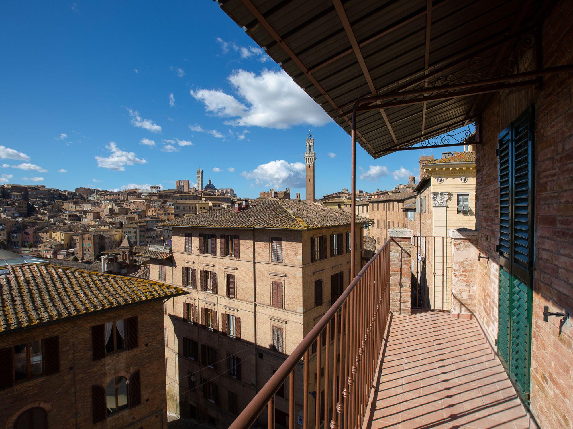 Appartamento Panoramico San Martino 12 Siena Exterior foto