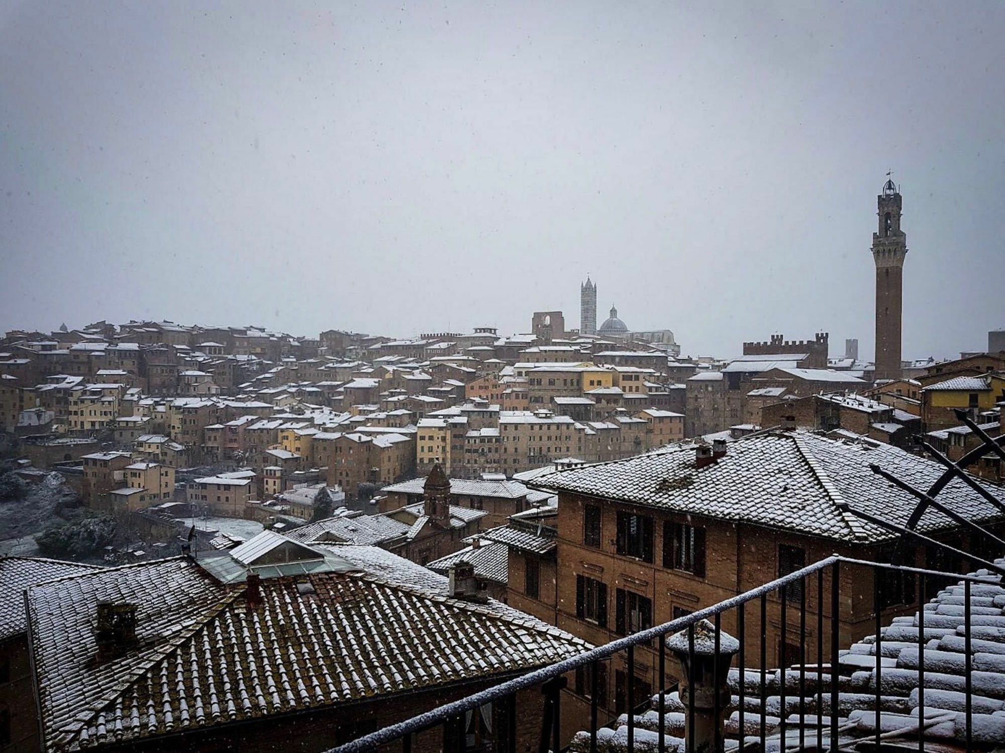 Appartamento Panoramico San Martino 12 Siena Exterior foto